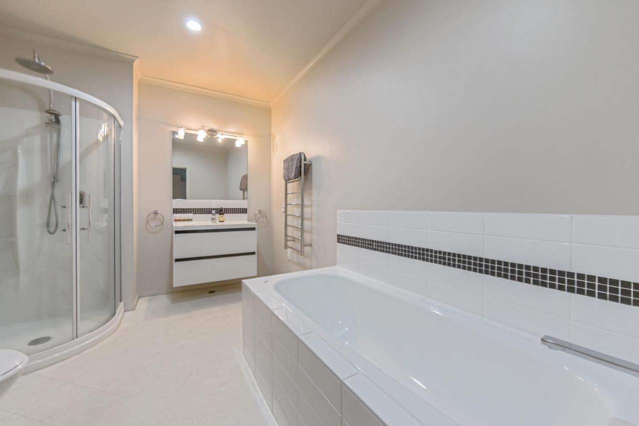 3 Bedroom Penthouse With Fabulous Views Auckland Exteriör bild