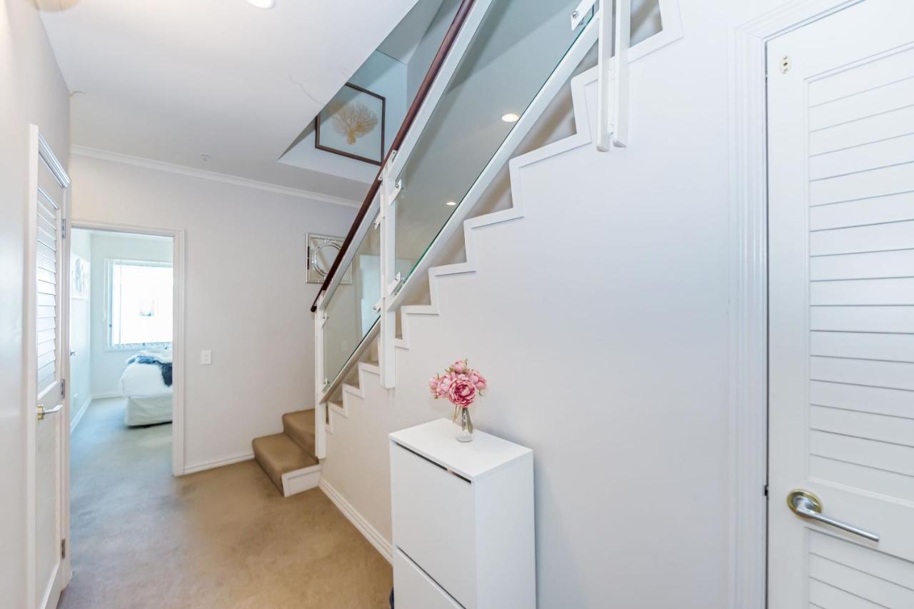 3 Bedroom Penthouse With Fabulous Views Auckland Exteriör bild